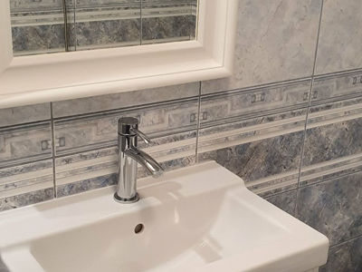 Márványos fürdő bordürrel 1.